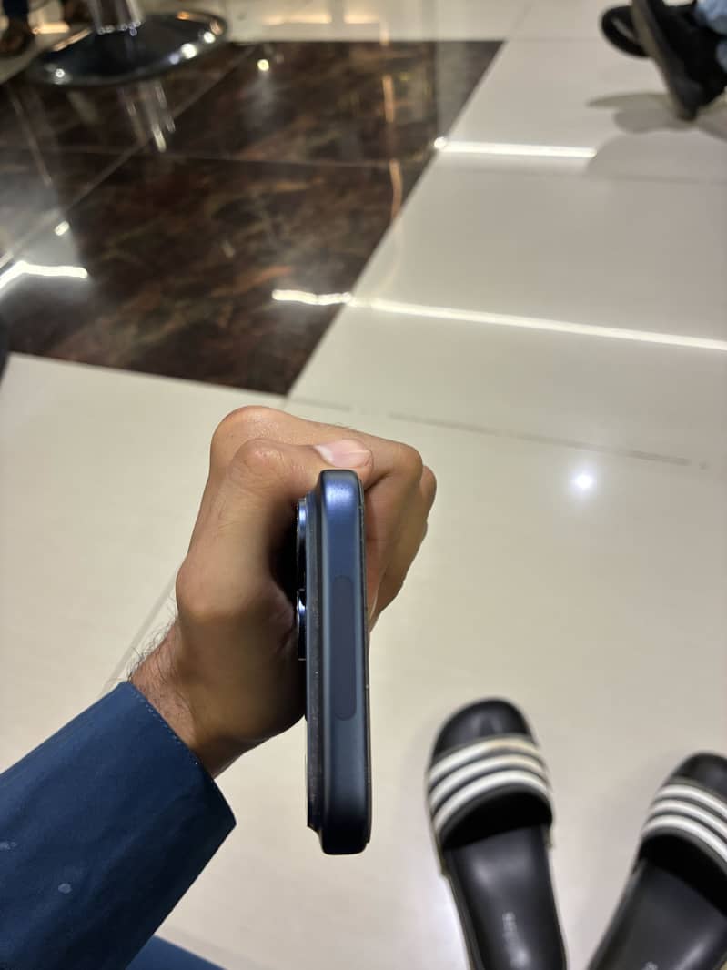 Apple iPhone 17 Pro Max 5