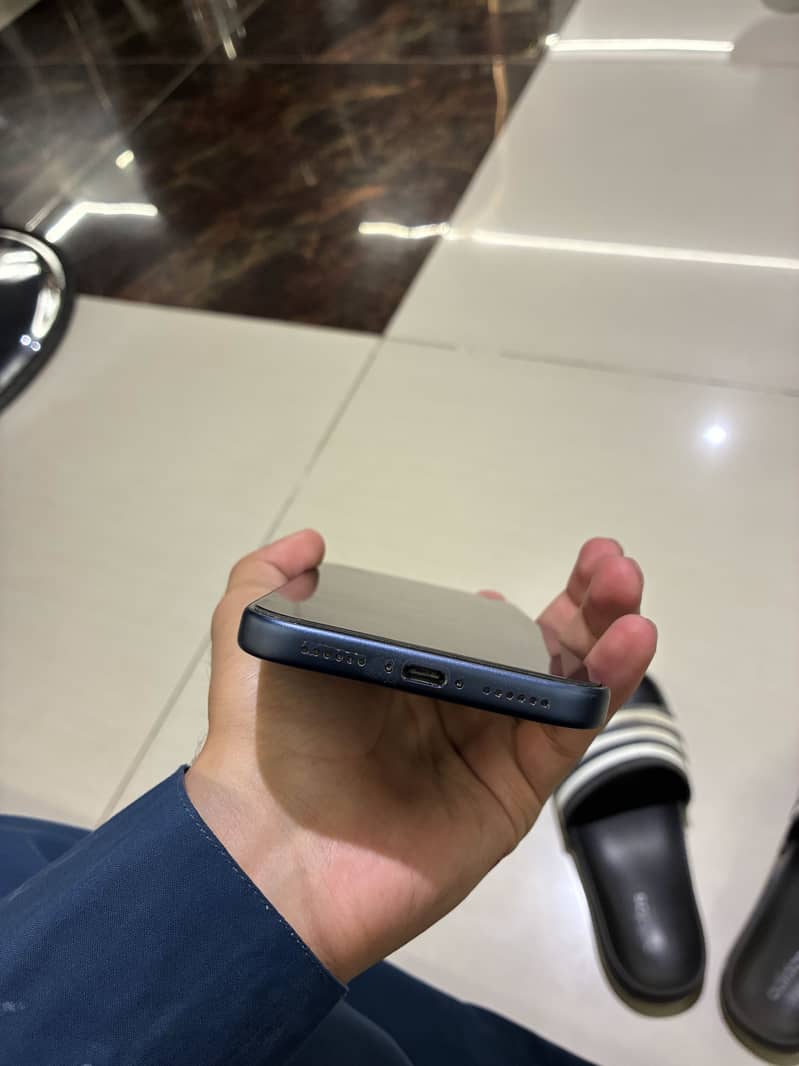 Apple iPhone 17 Pro Max 6
