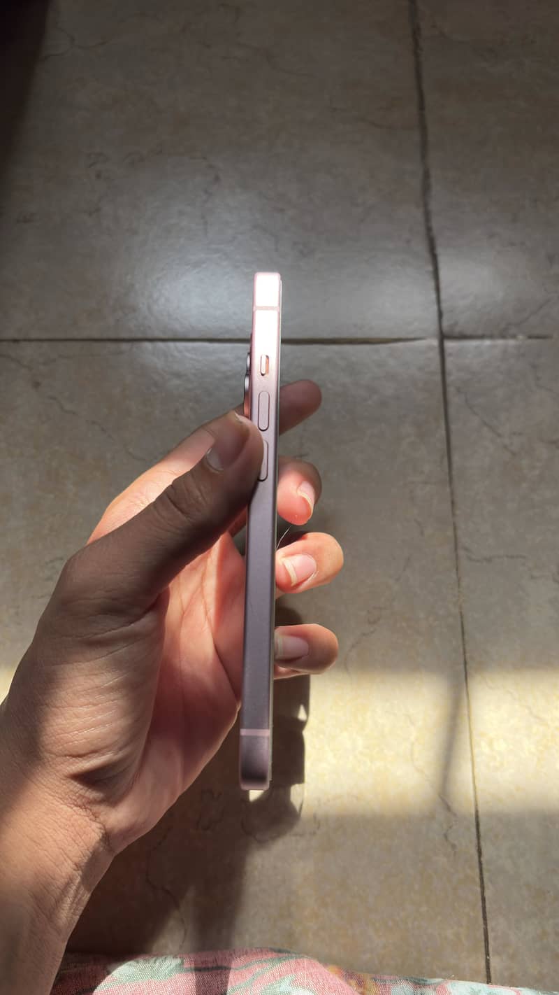 Apple iPhone 15 3