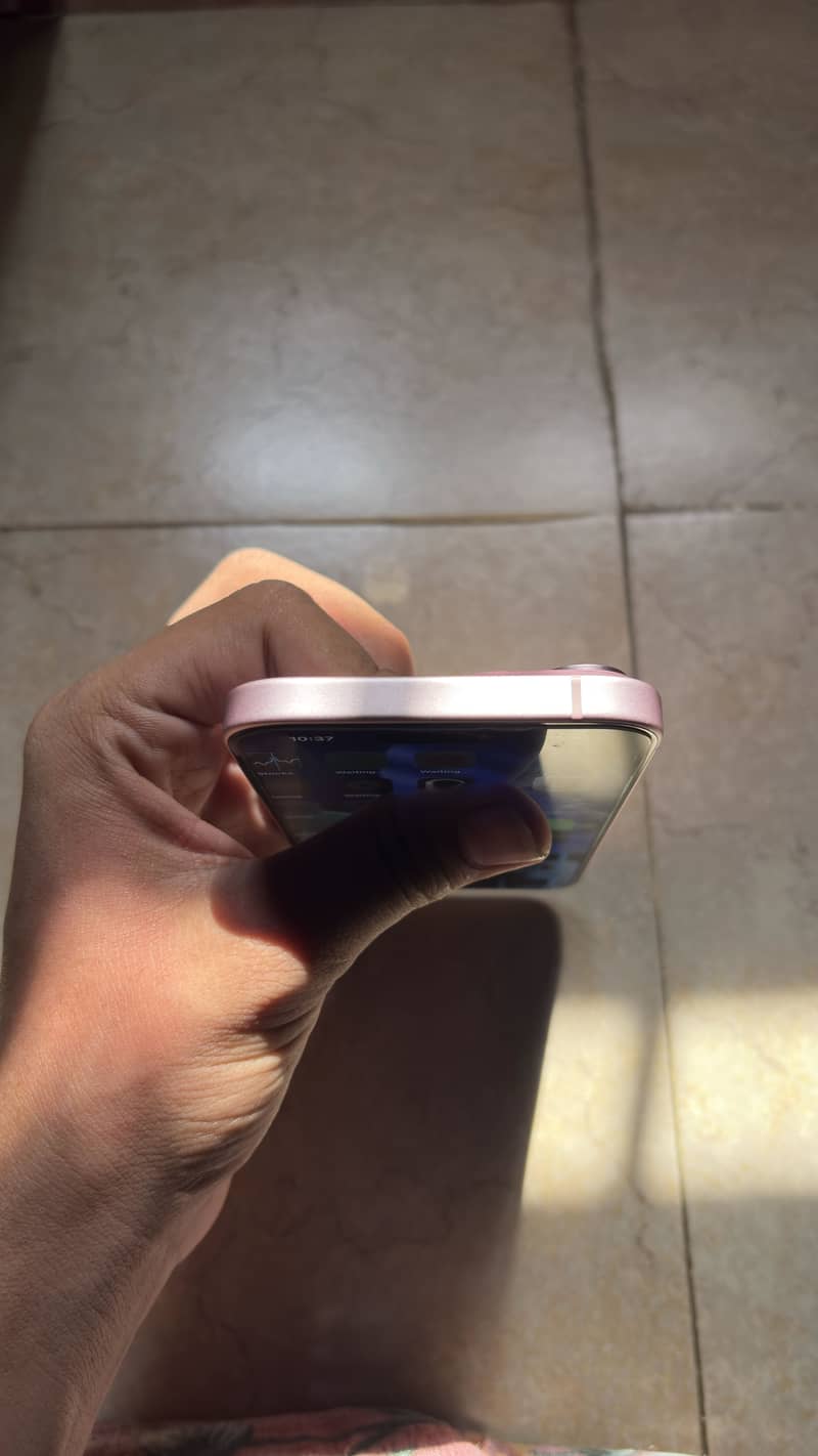 Apple iPhone 15 5