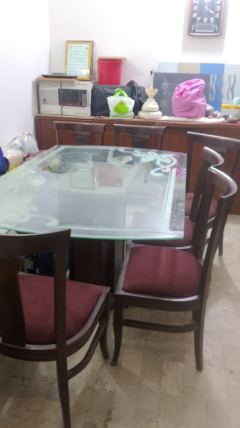 Dining table 0