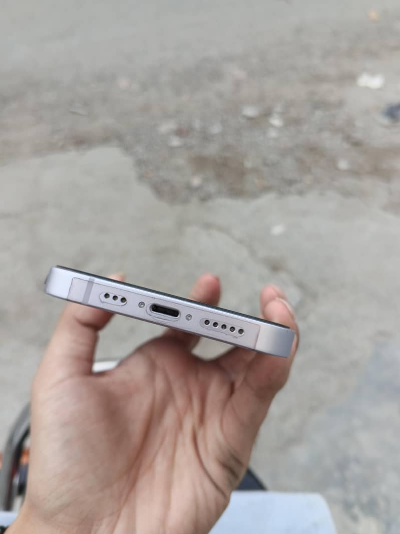 Apple iPhone 14 2
