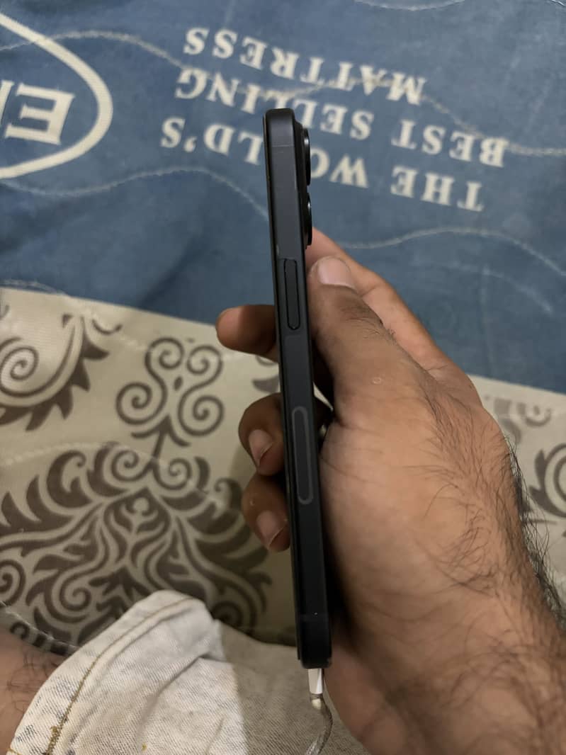 Apple iPhone 15 2