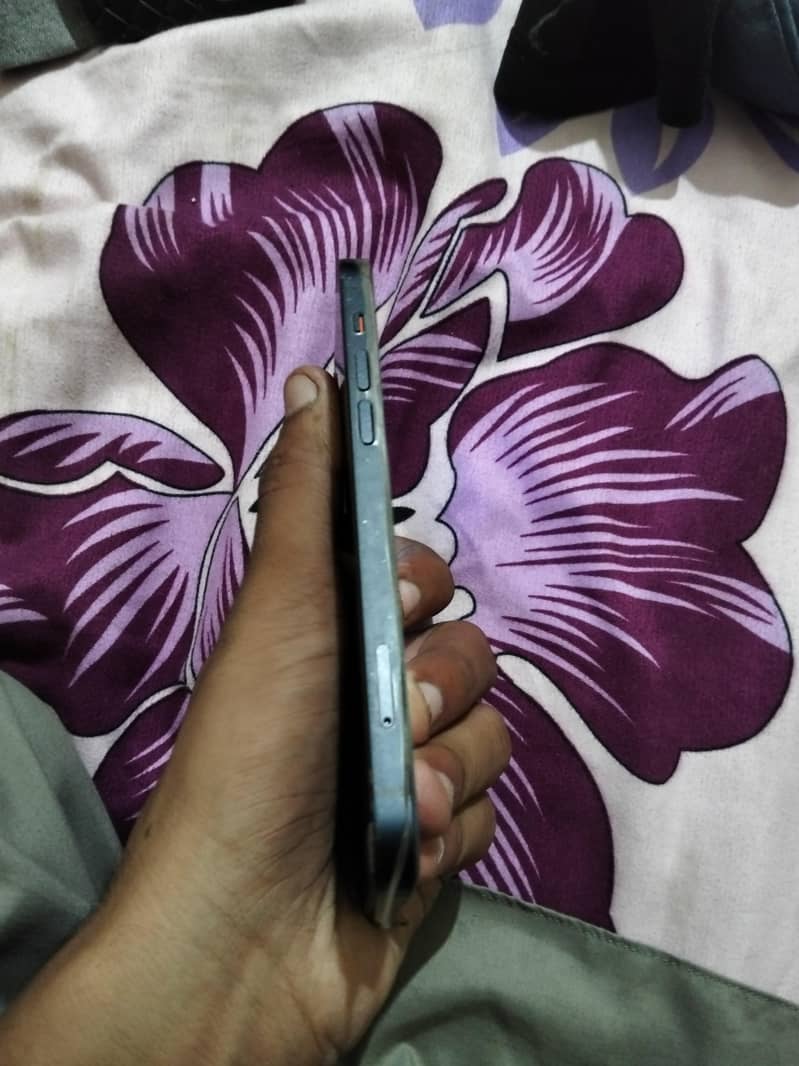 Apple iPhone 12 1