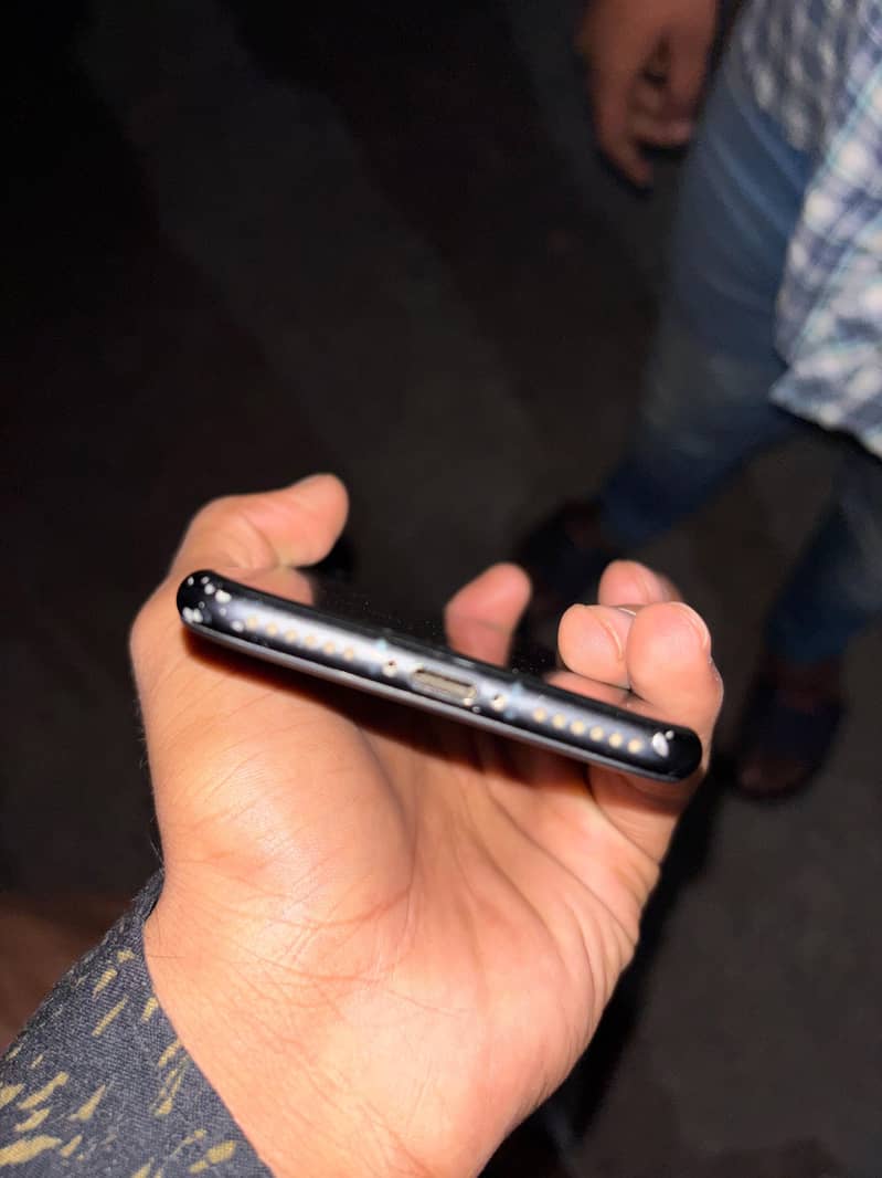 Apple iPhone 7 4