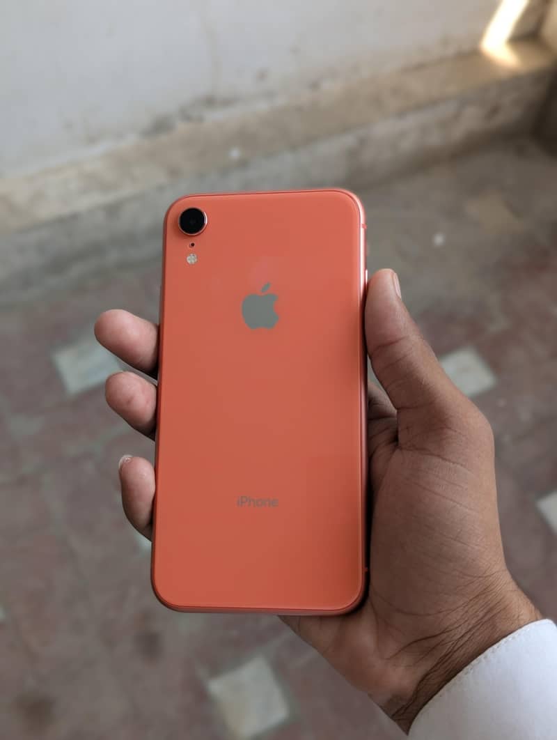 Apple iPhone XR 1