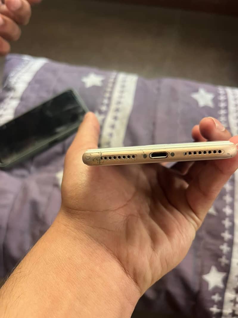 Apple iPhone 8 Plus 2