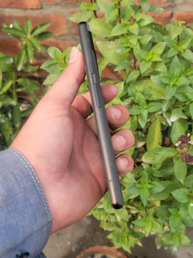 Google Pixel 6a 5