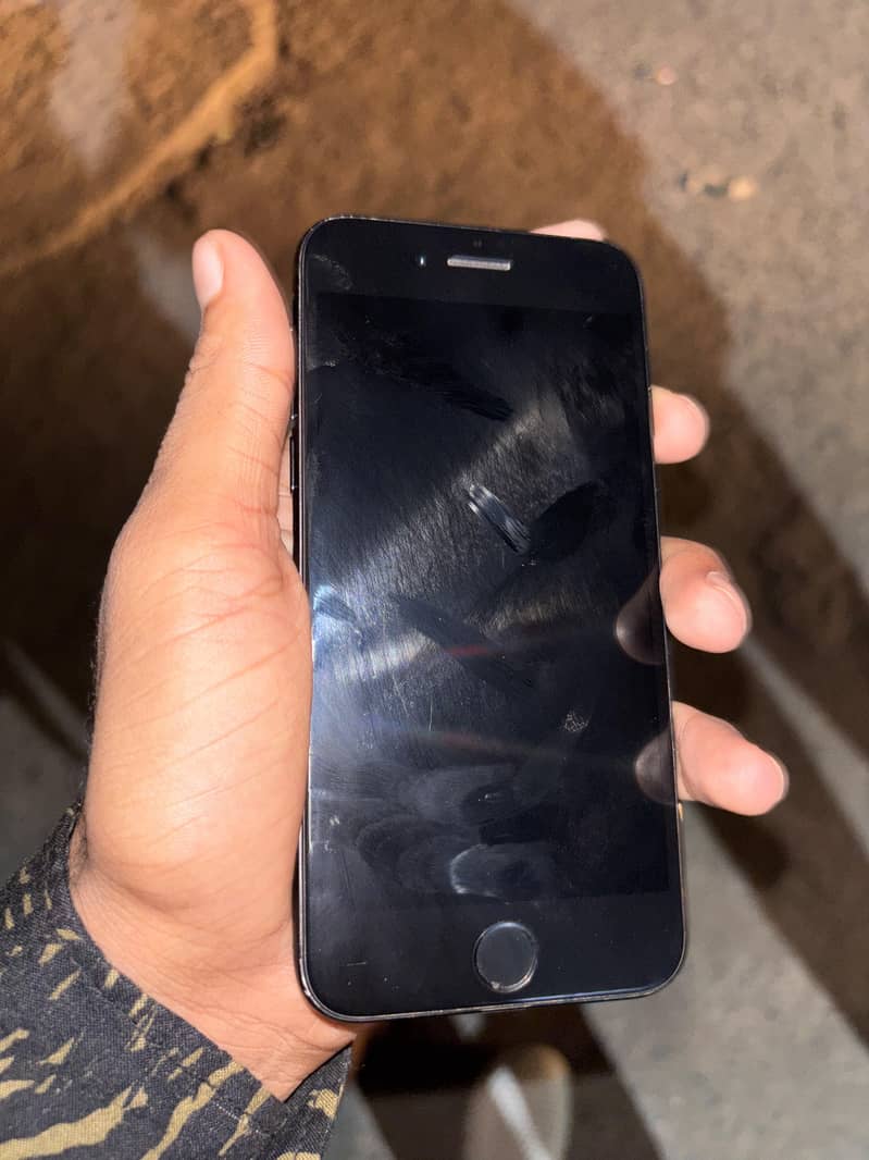 Apple iPhone 7 0