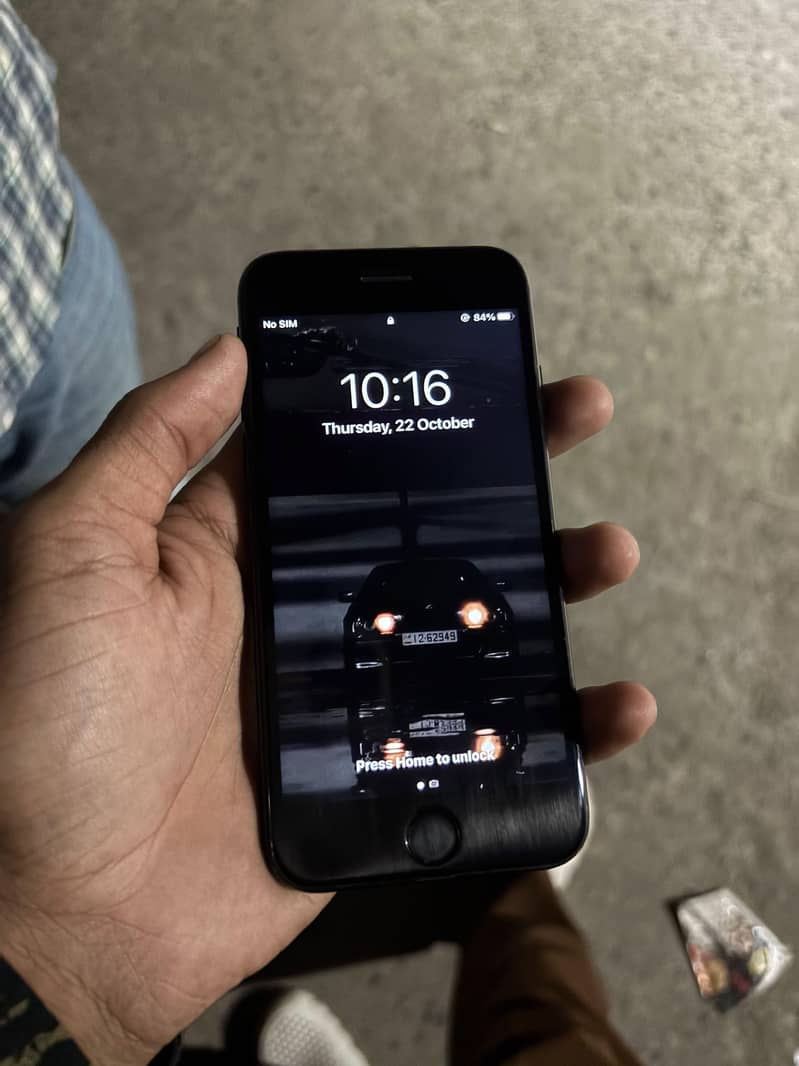 Apple iPhone 7 7