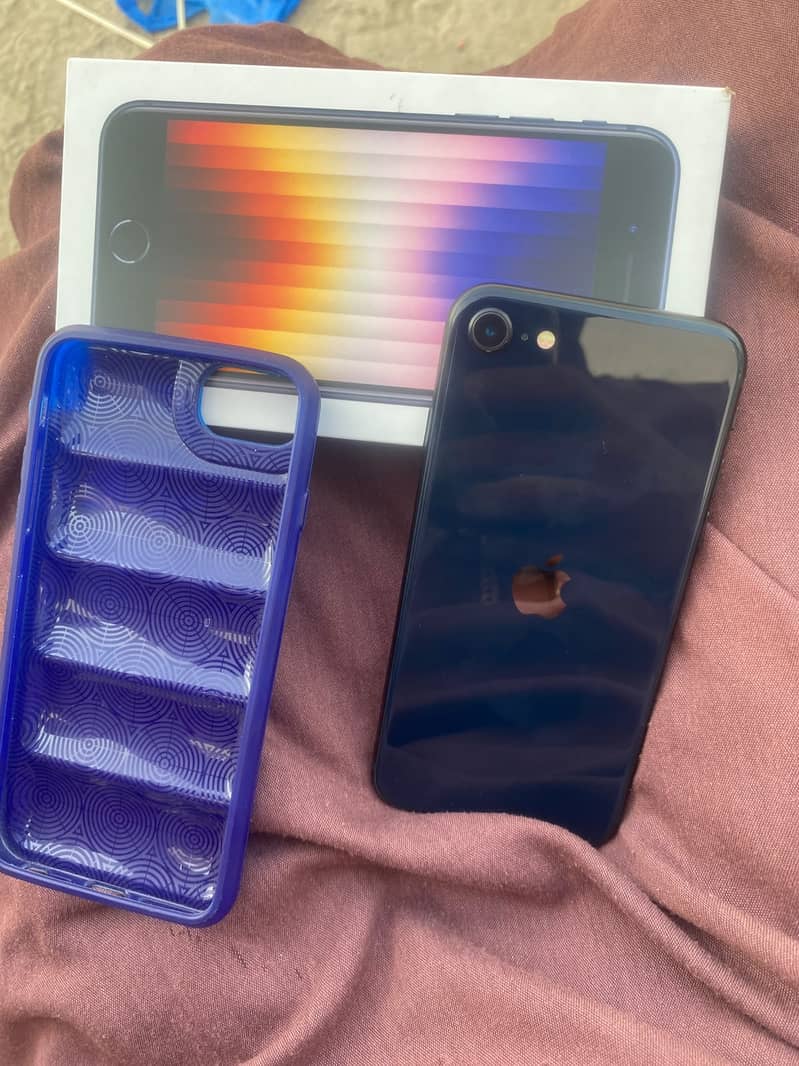 Apple iPhone SE 3rd generation 6