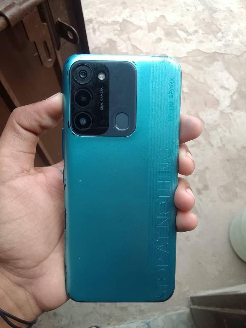 Tecno Spark 8C 1