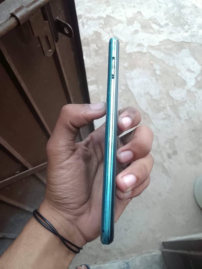 Tecno Spark 8C 3