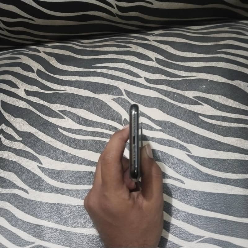 Apple iPhone 11 Pro 3