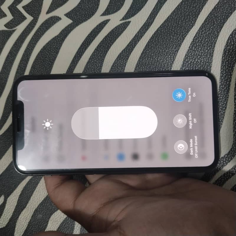Apple iPhone 11 Pro 4