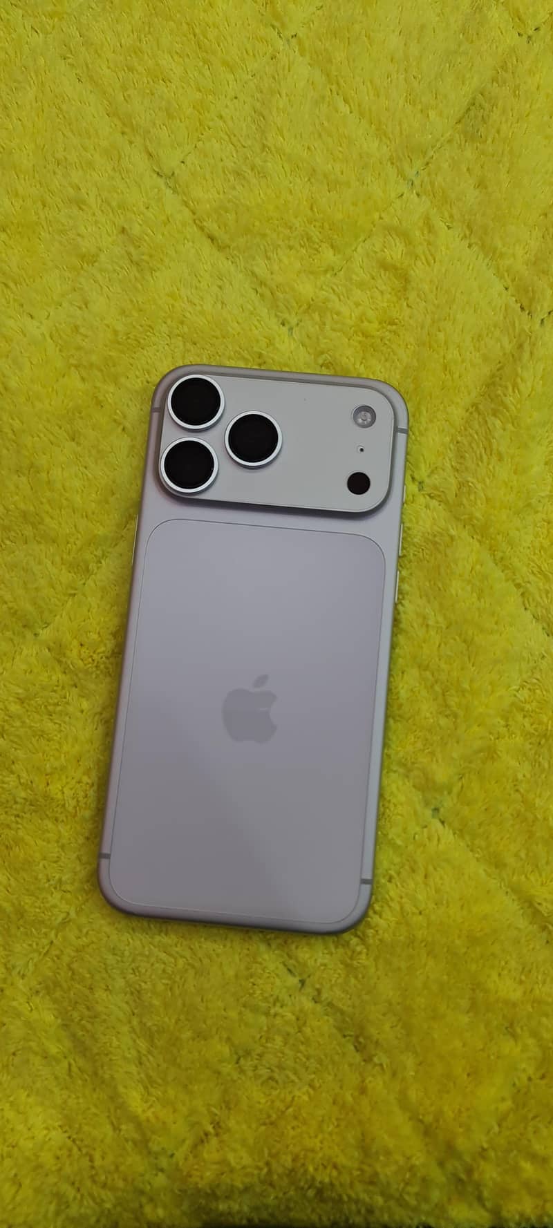 Apple iPhone 17 Pro Max 0