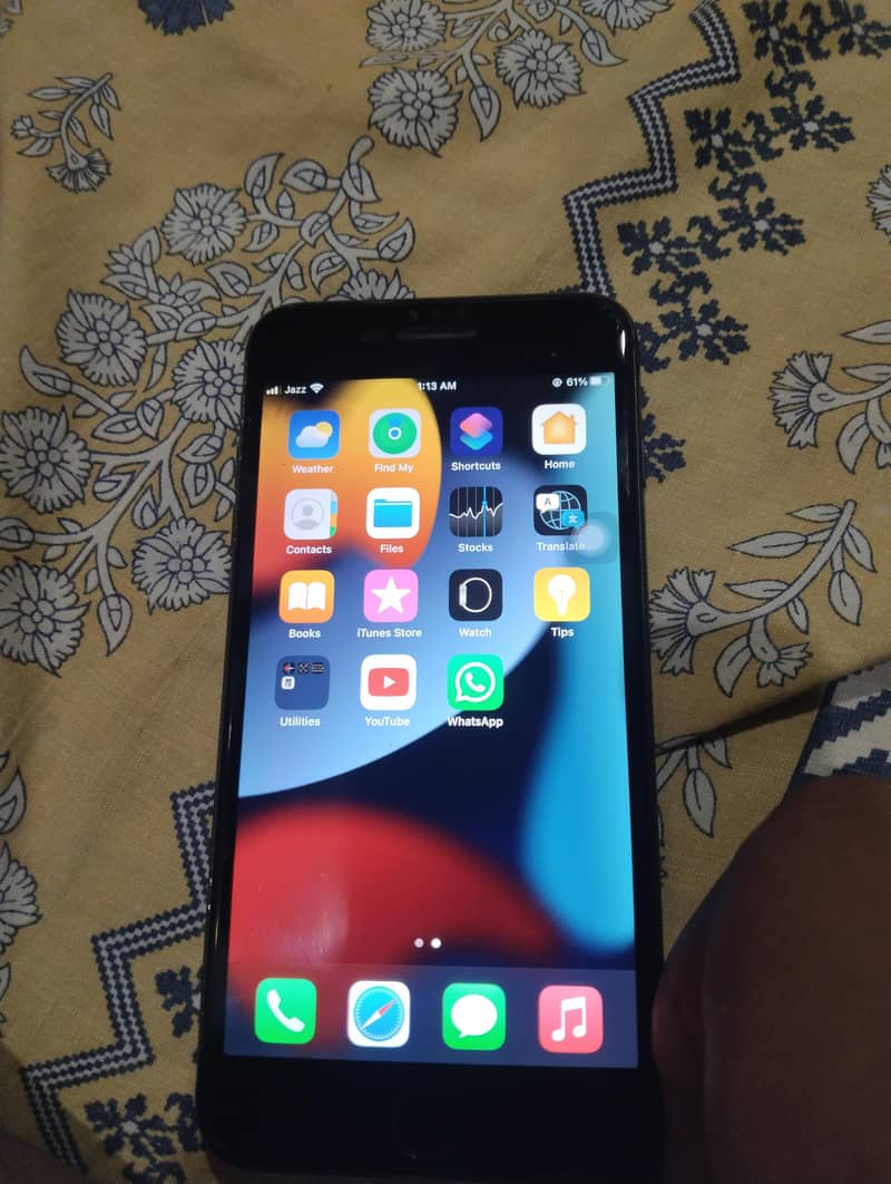 Apple iPhone 7 Plus 1