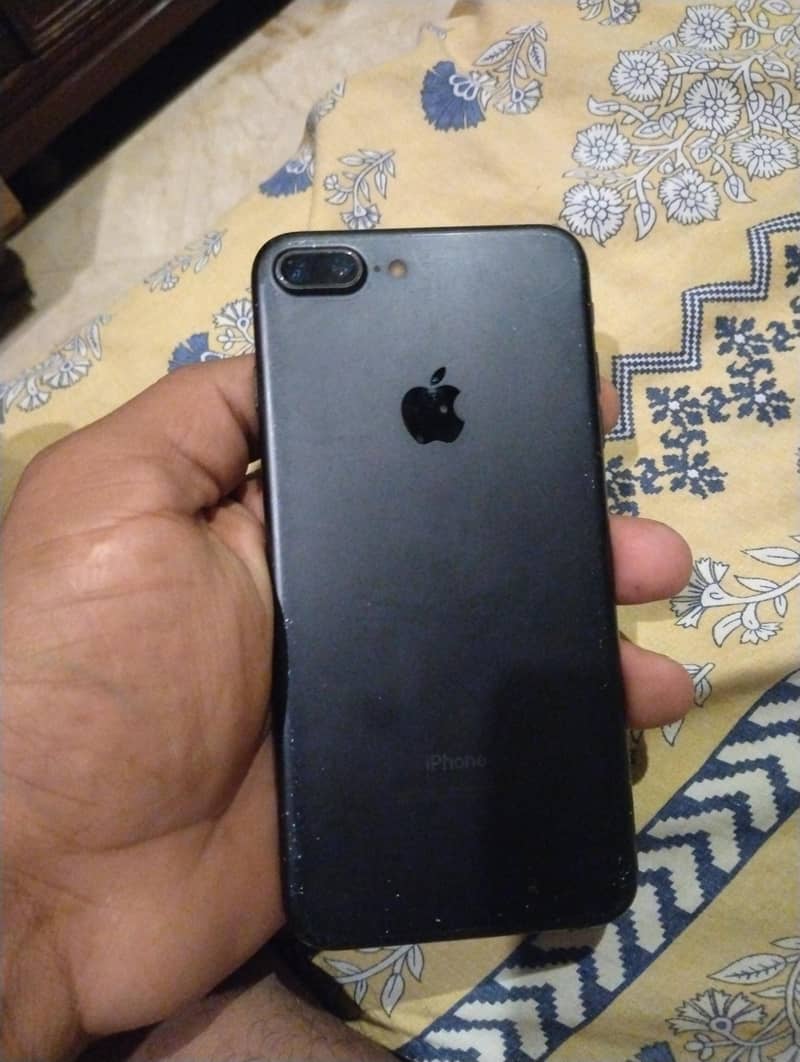 Apple iPhone 7 Plus 3