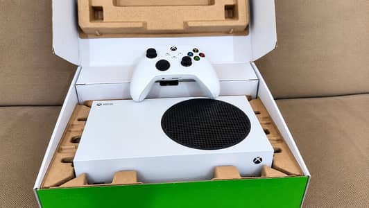 XBOX Series s With controller and all accessories With Box
