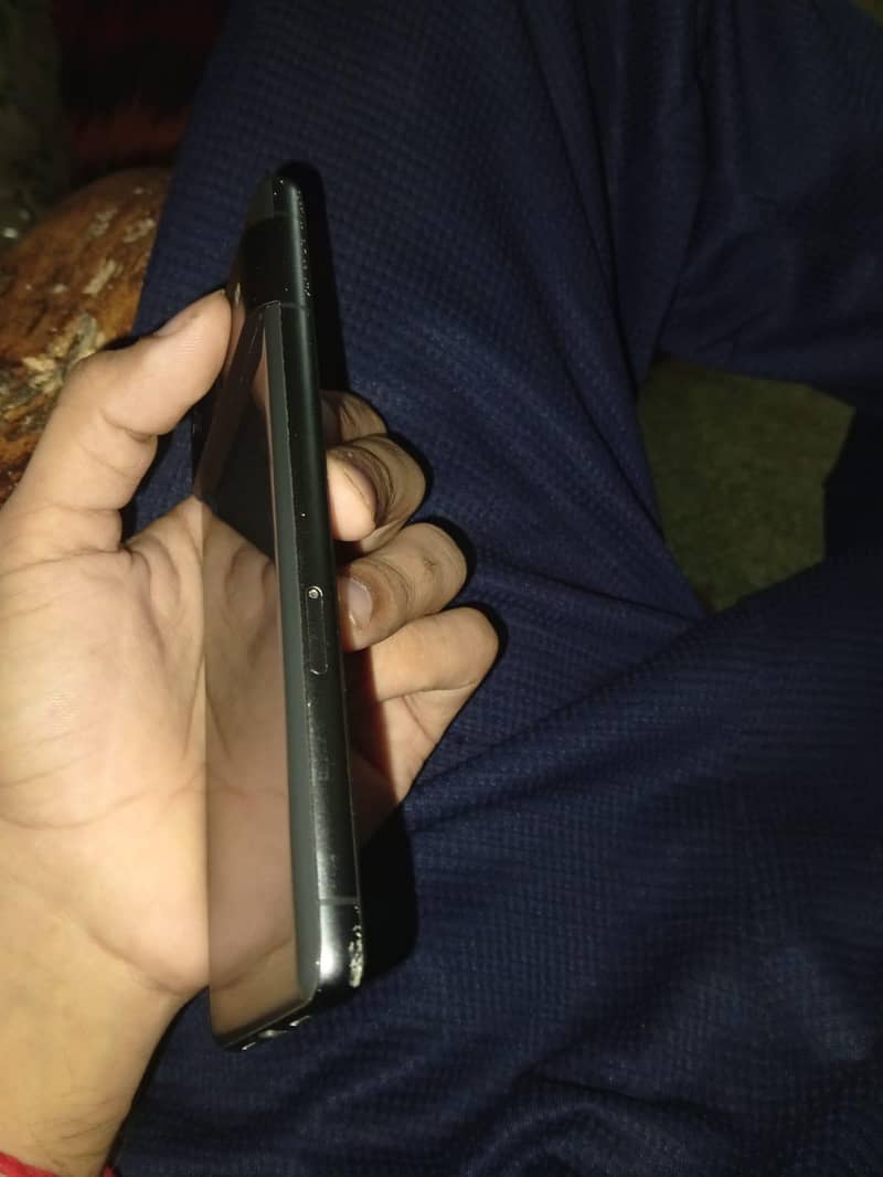 Google Pixel 7 4
