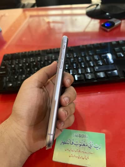 Apple iPhone 11 condition 10by10