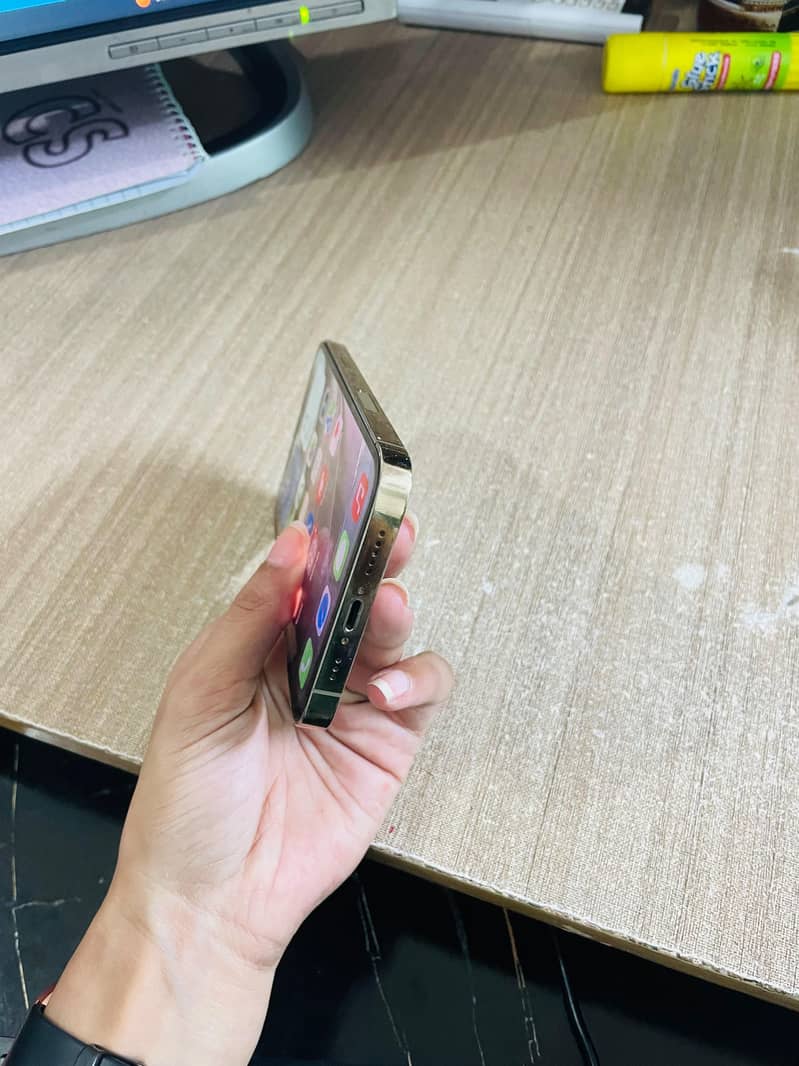 Apple iPhone 12 Pro 2