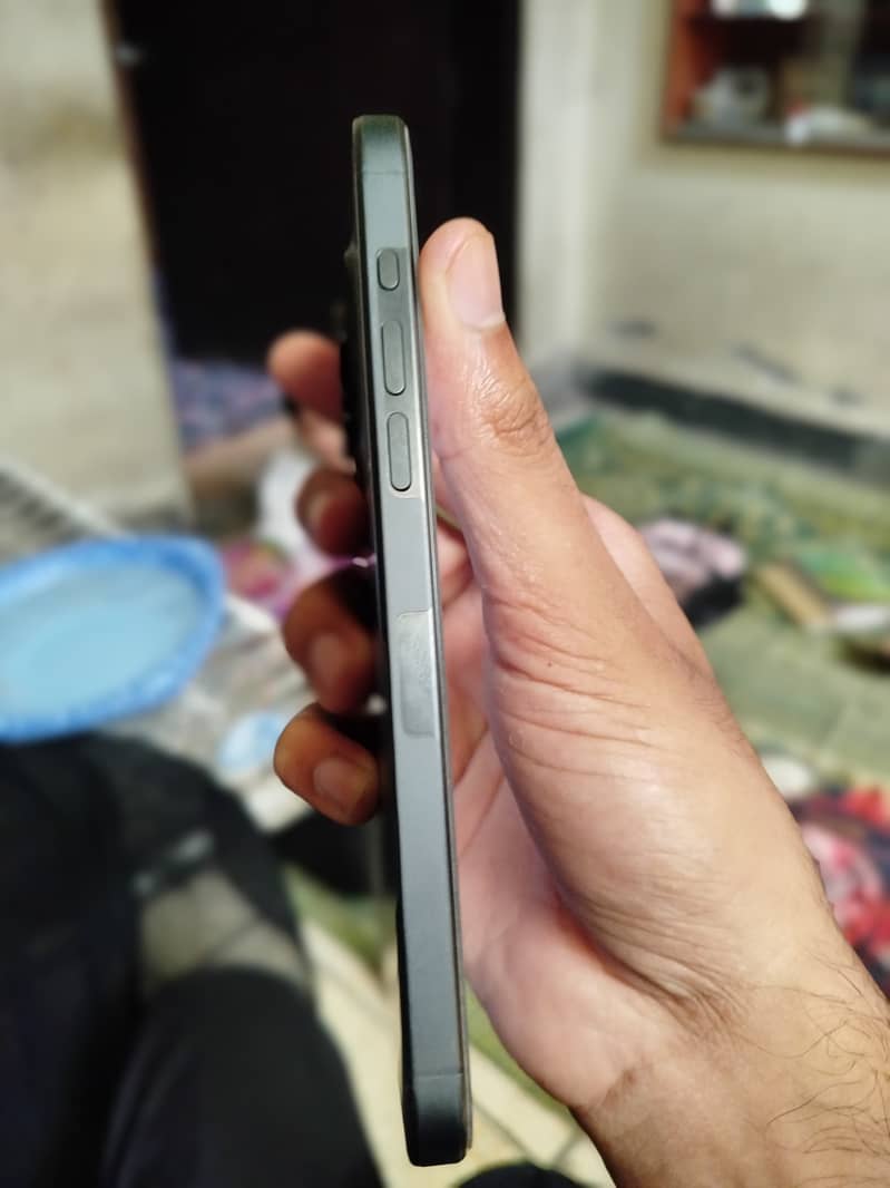Apple iPhone 15 Pro Max 1