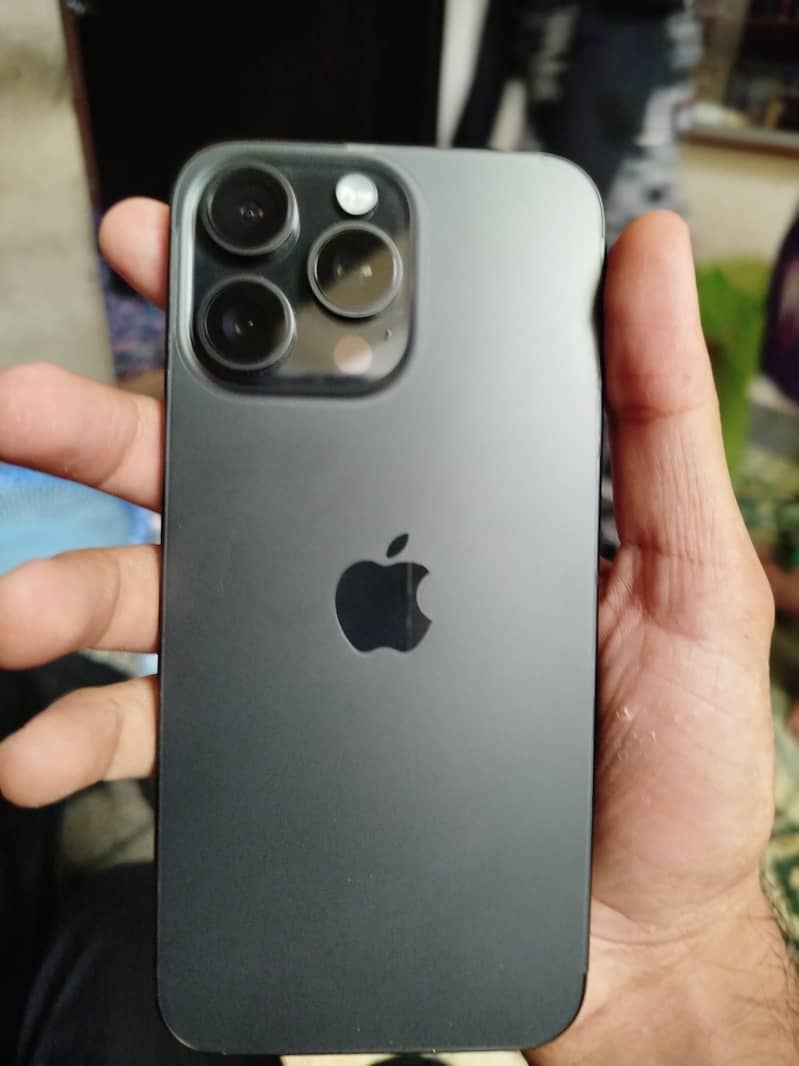 Apple iPhone 15 Pro Max 2