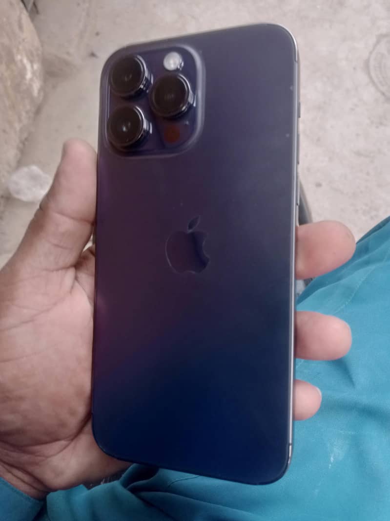 Apple iPhone 14 Pro Max 1