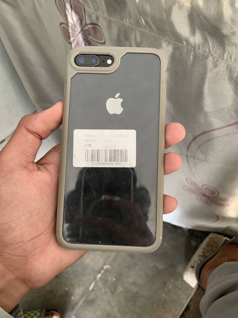 Apple iPhone 8 Plus 1