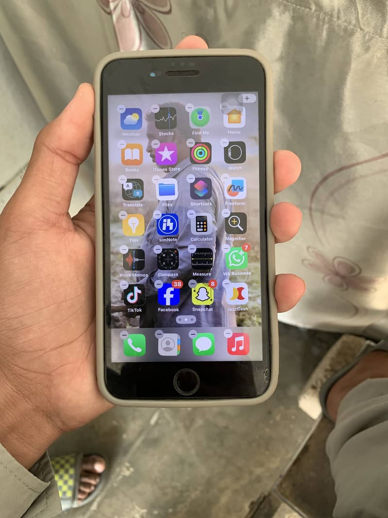 Apple iPhone 8 Plus 2