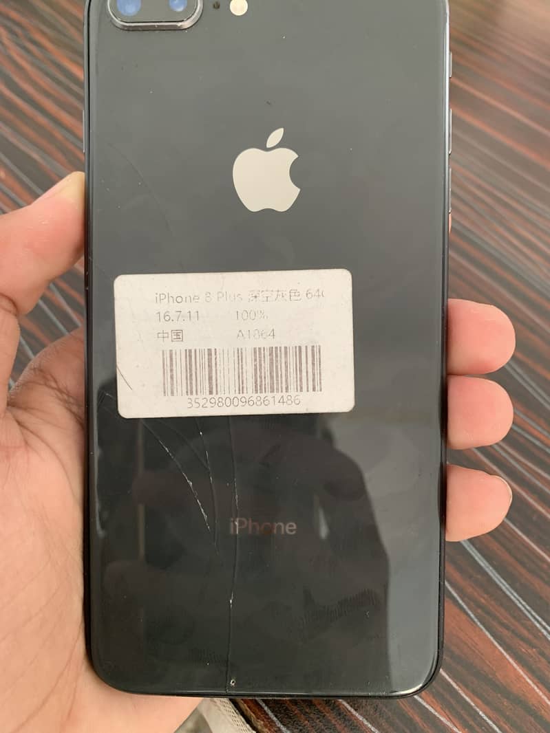 Apple iPhone 8 Plus 4