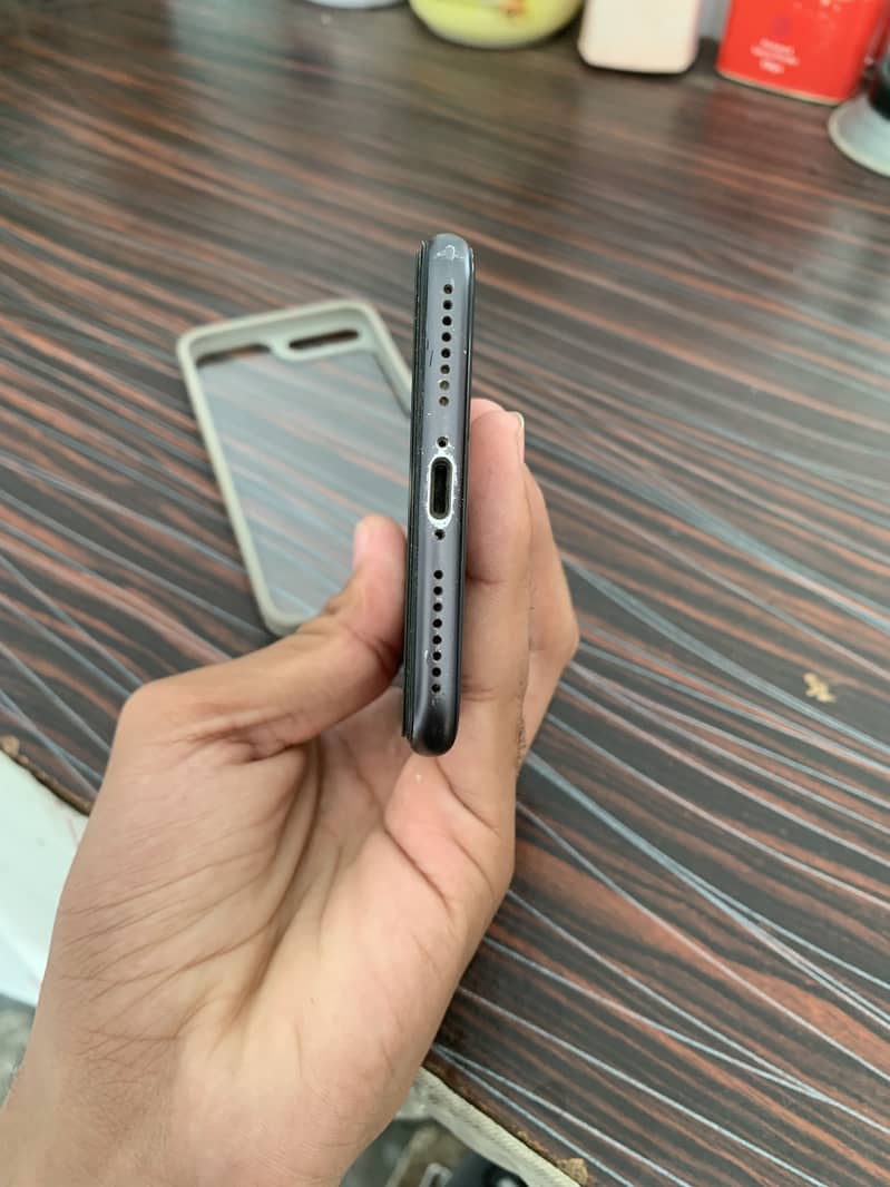 Apple iPhone 8 Plus 6