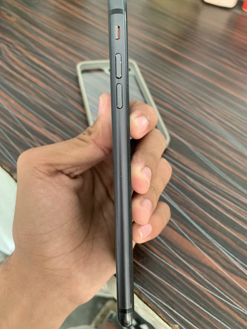 Apple iPhone 8 Plus 7