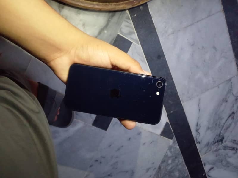 Apple iPhone SE 3rd 5g 4