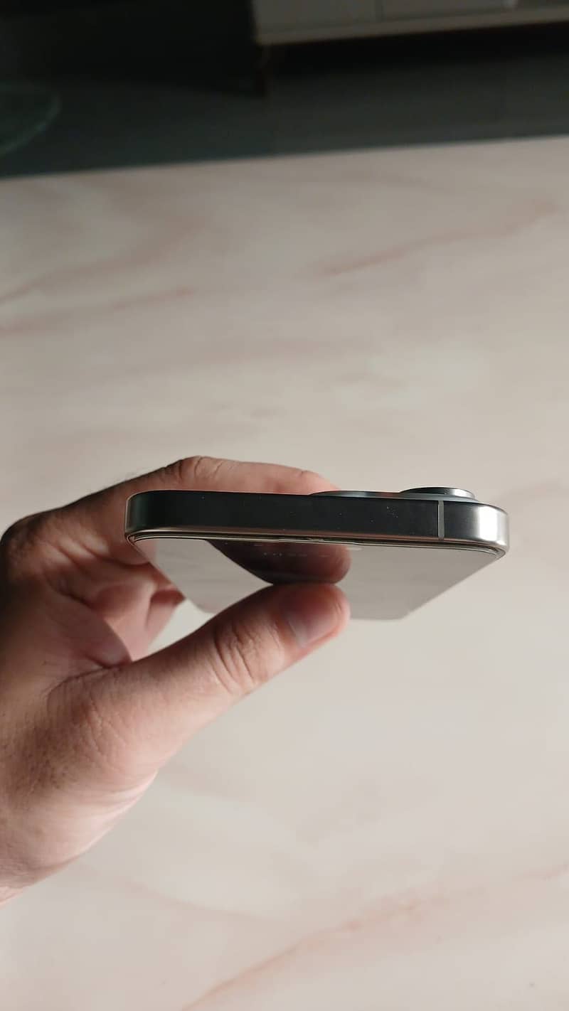Apple iPhone 15 Pro Max 0