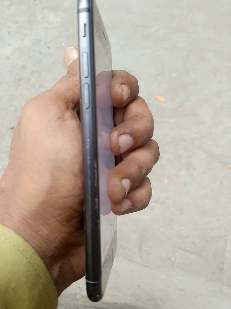 Apple iPhone 8 4