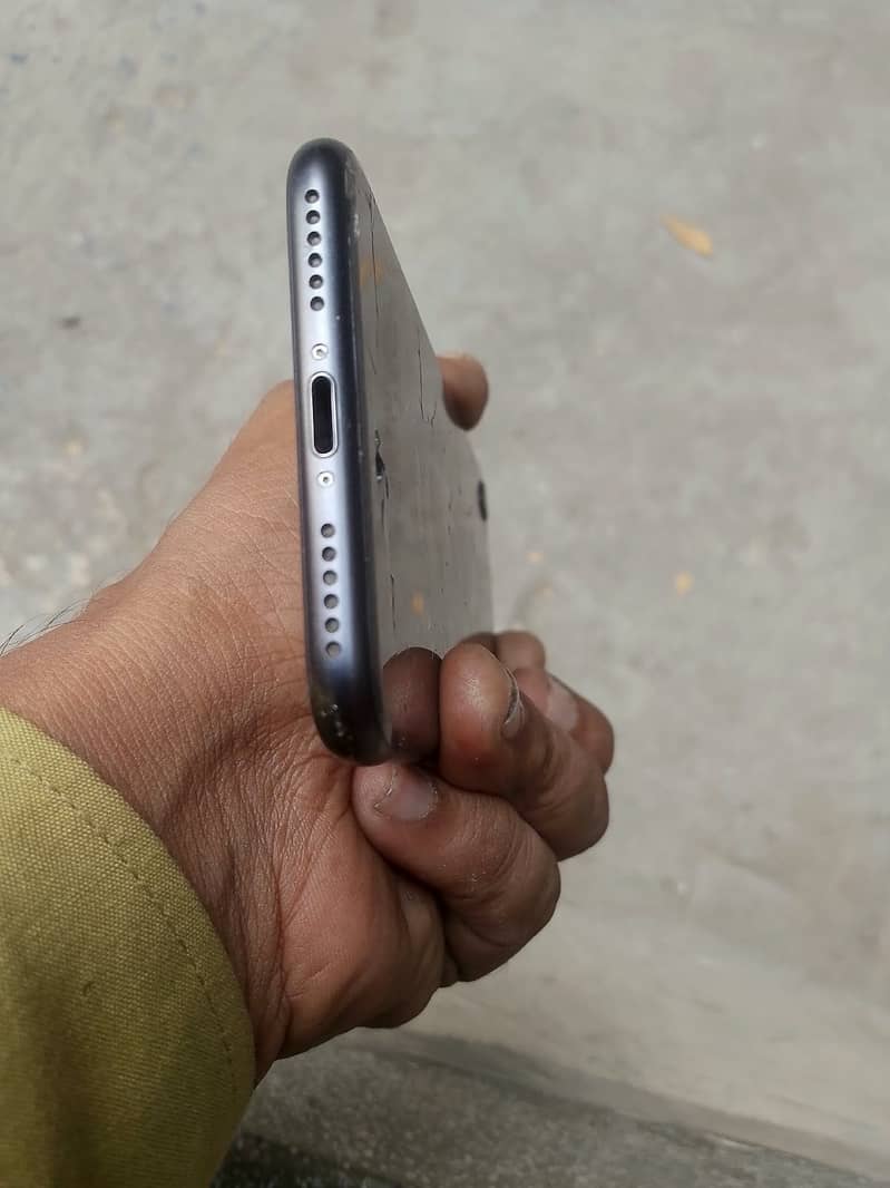 Apple iPhone 8 5