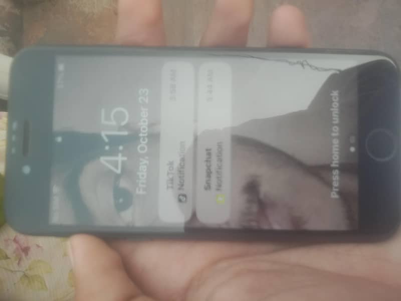 Apple iPhone 7 0
