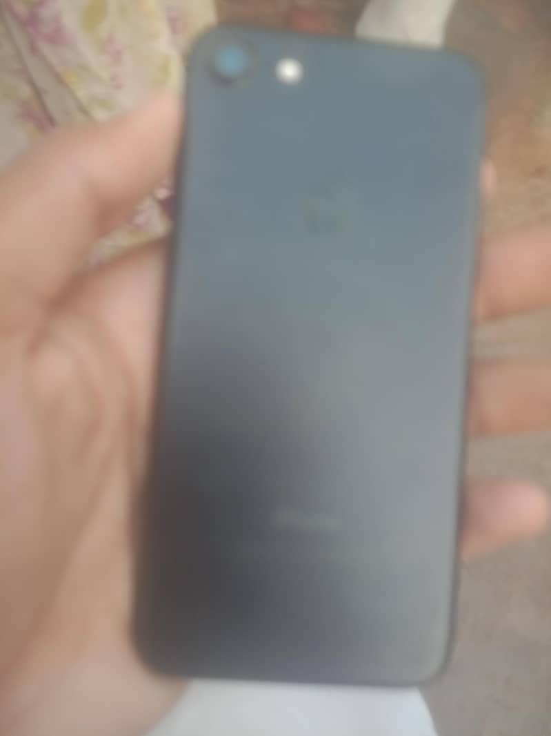 Apple iPhone 7 1