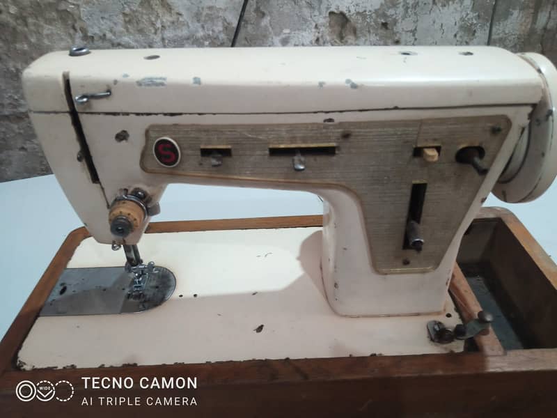 singer sewing machine and zigzag 2