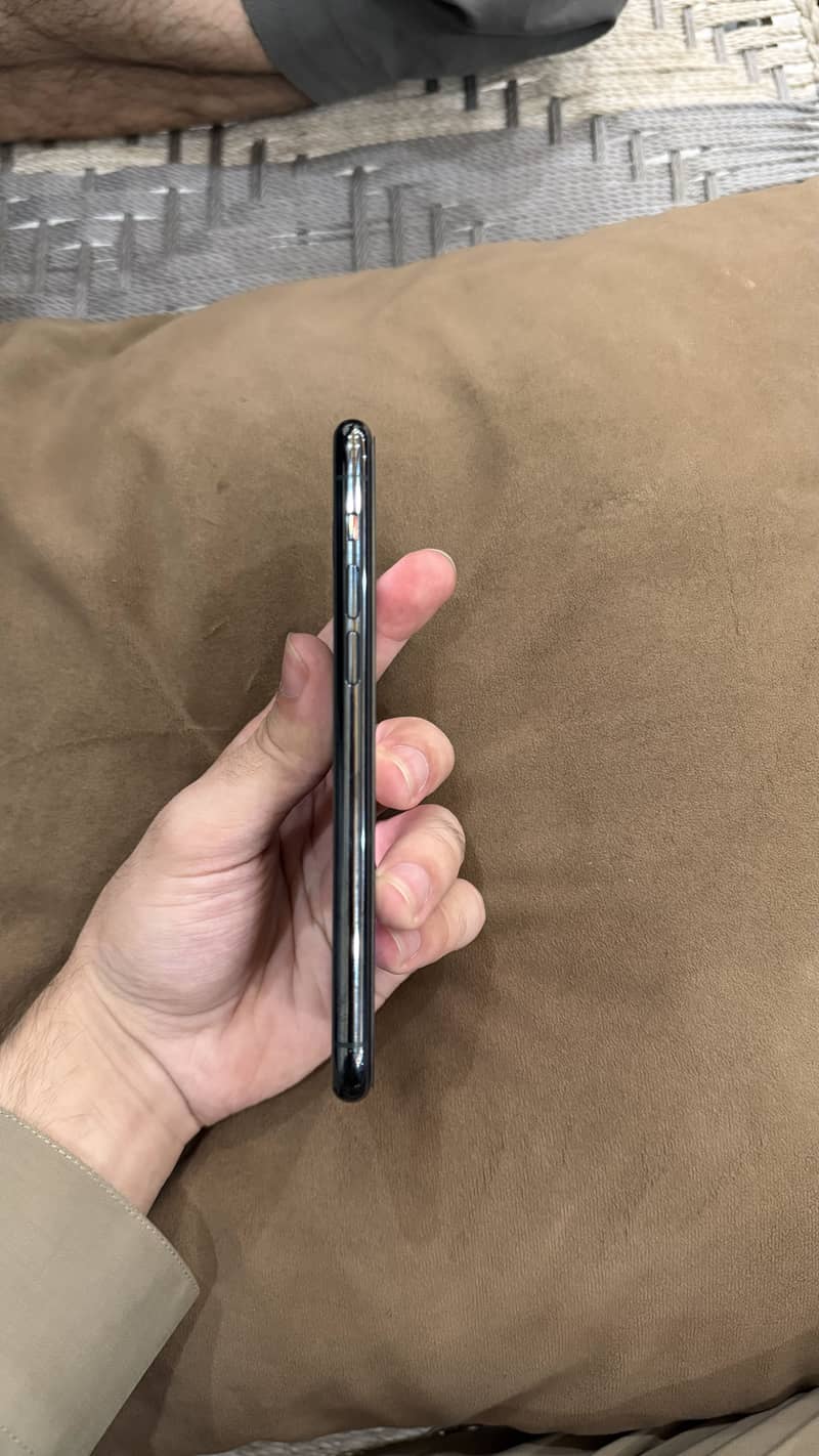Apple iPhone 11 Pro 3