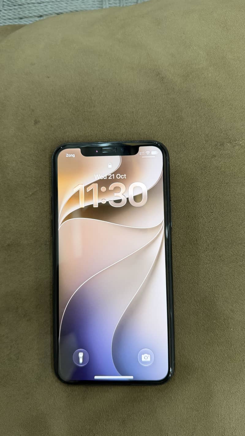 Apple iPhone 11 Pro 4