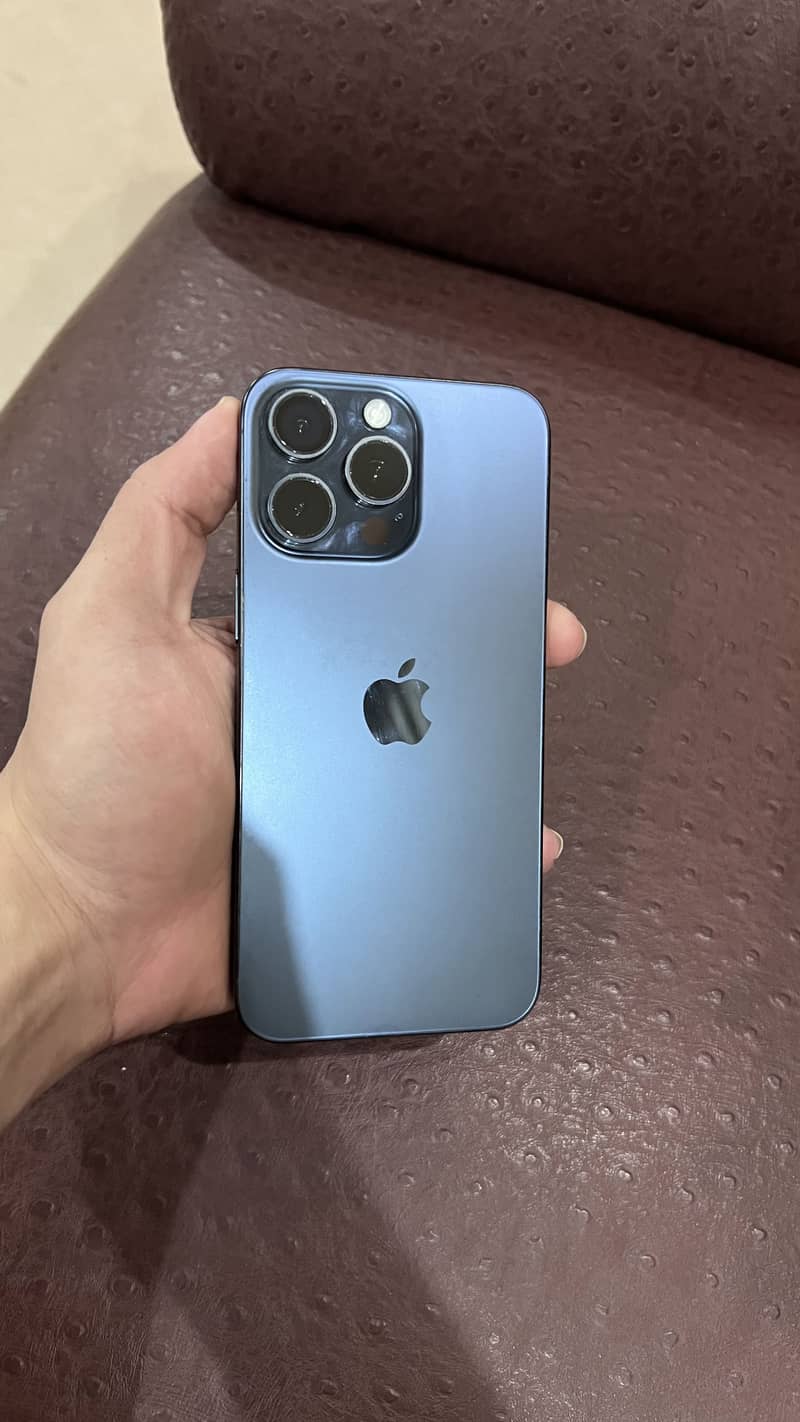 Apple iPhone 15 Pro Max 0