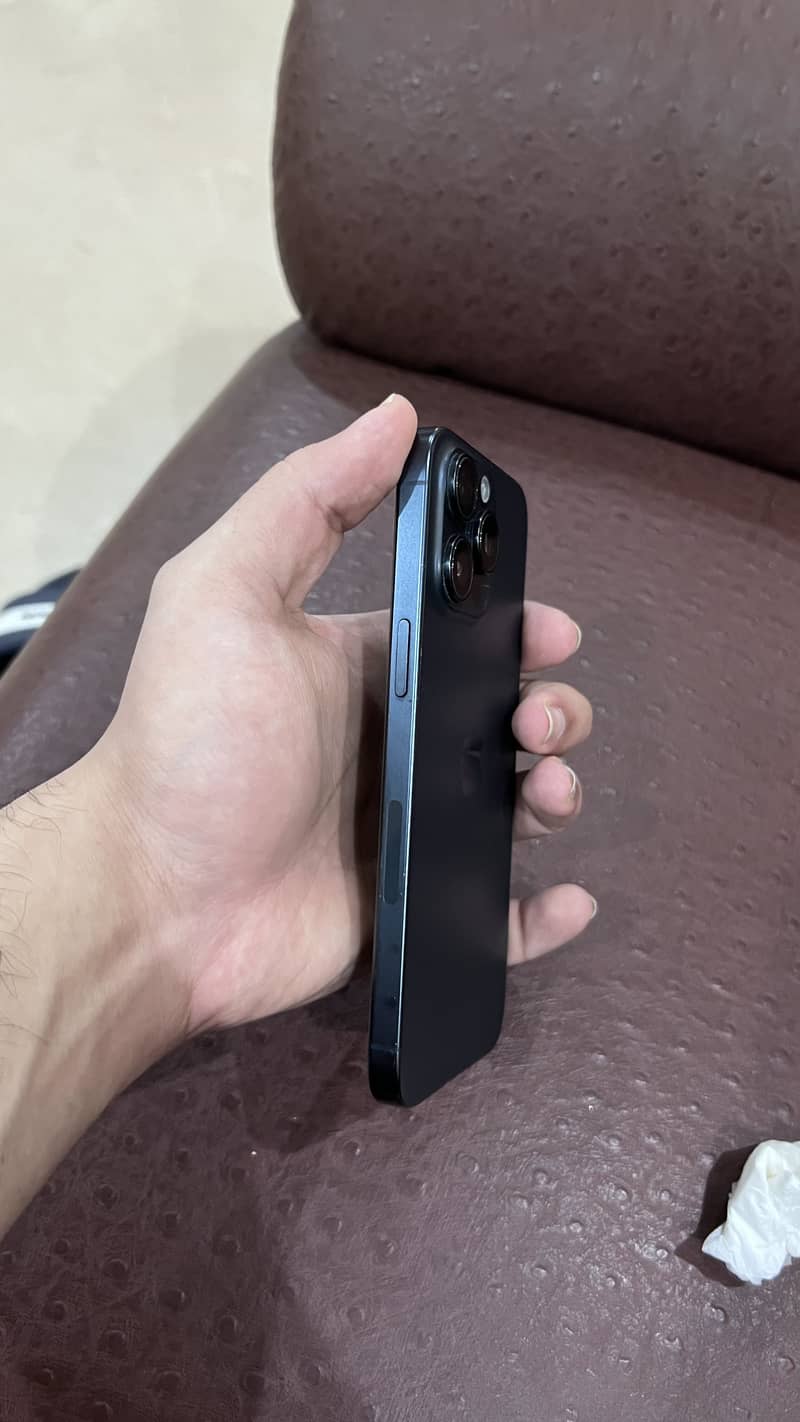 Apple iPhone 15 Pro Max 1