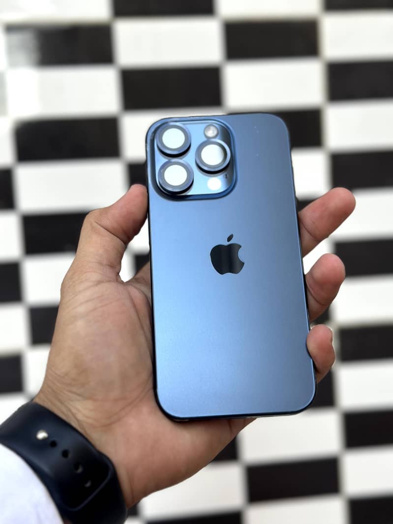 Apple iPhone 15 Pro 0