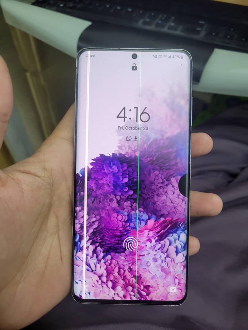 SAMSUNG S20 PLUS 1