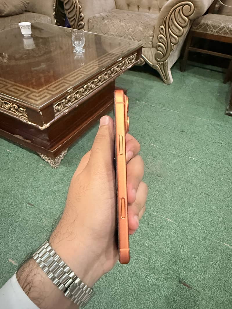 Apple iPhone 17 Pro Max 6