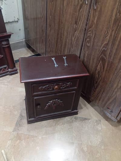 Solid Wooden King Size Bed Set with Side Table & Dressing Table