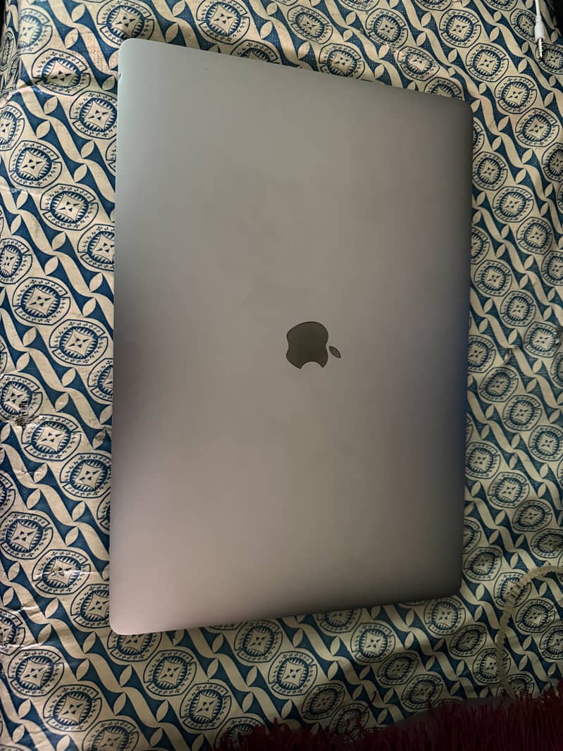  MacBook Pro 2019 – Core i9  0